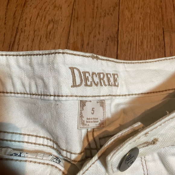 decree jean shorts - Picture 2 of 3